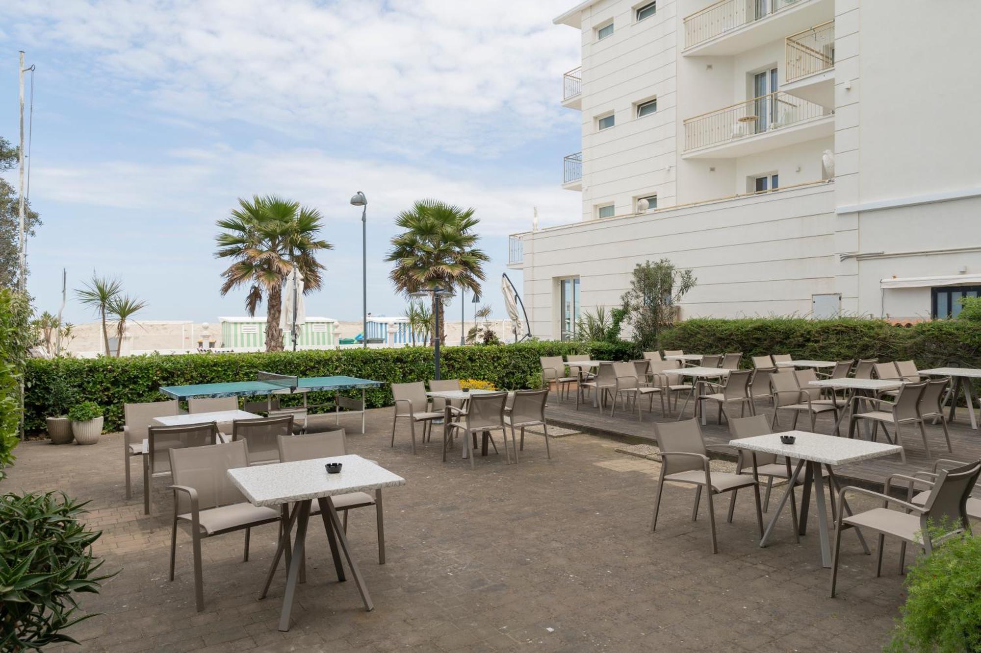 Hotel Mondial Bellaria-Igea Marina Exterior foto