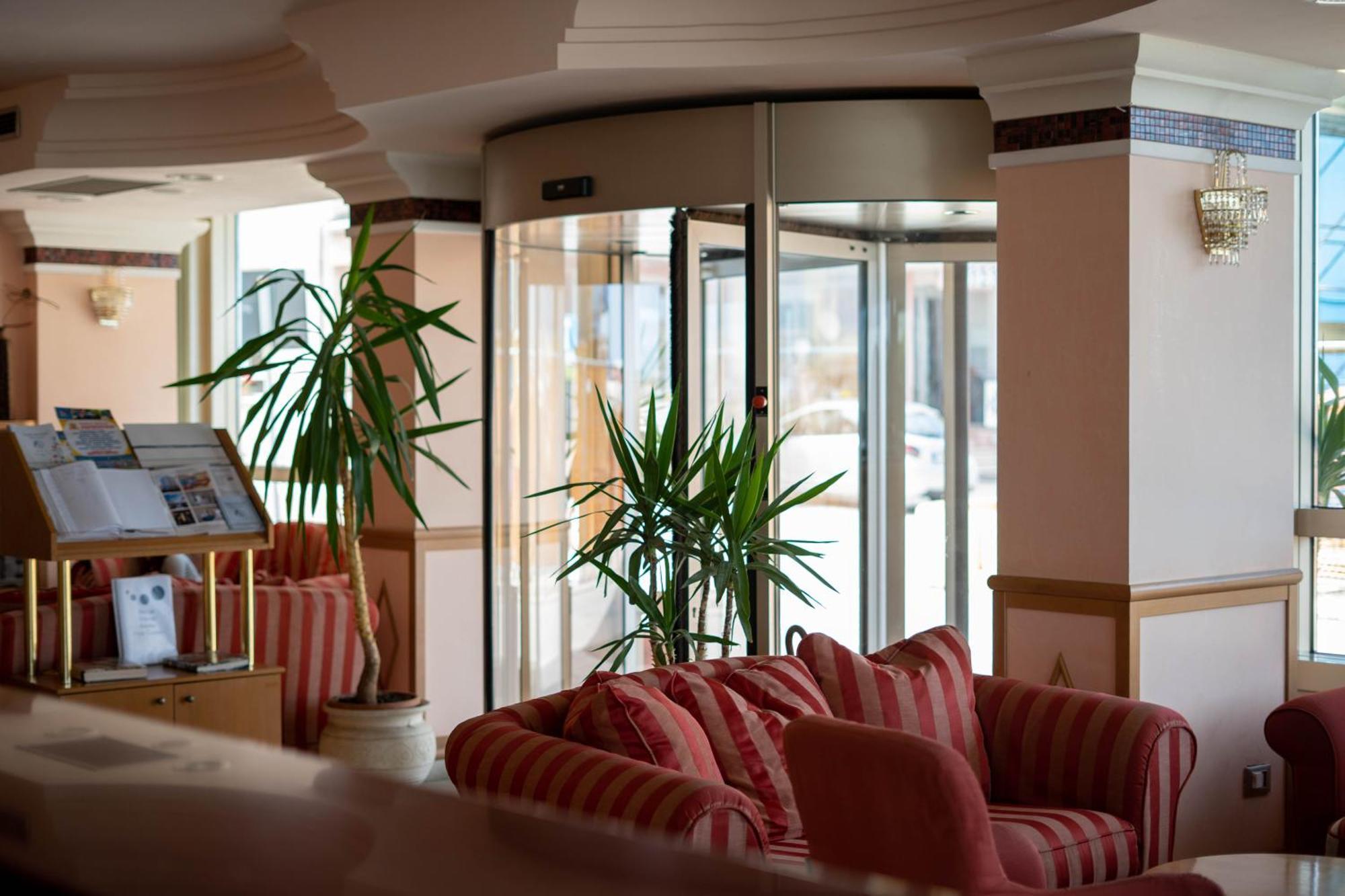 Hotel Mondial Bellaria-Igea Marina Exterior foto