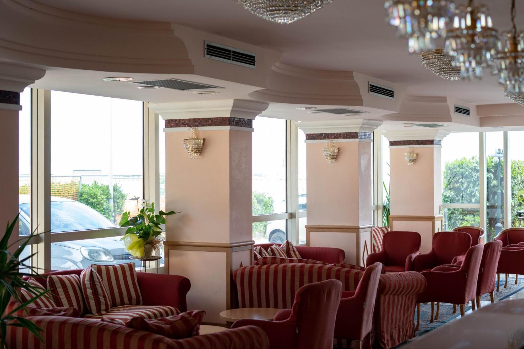 Hotel Mondial Bellaria-Igea Marina Exterior foto